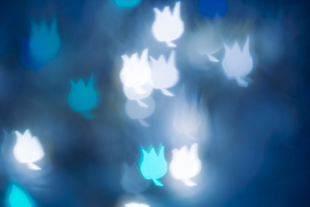 白色和绿松石色铃兰花散景，节日抽象真实照片，适用于壁纸和印刷品图片下载