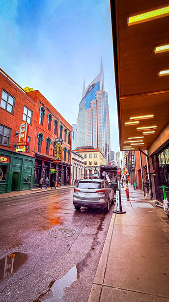 十月雨天田纳西州纳什维尔市中心的照片图片下载