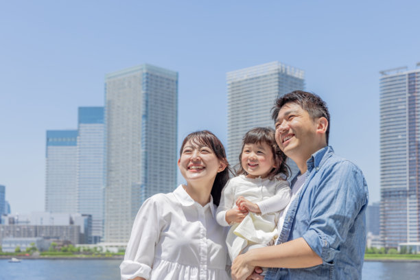 快乐的亚洲家庭照片图片下载