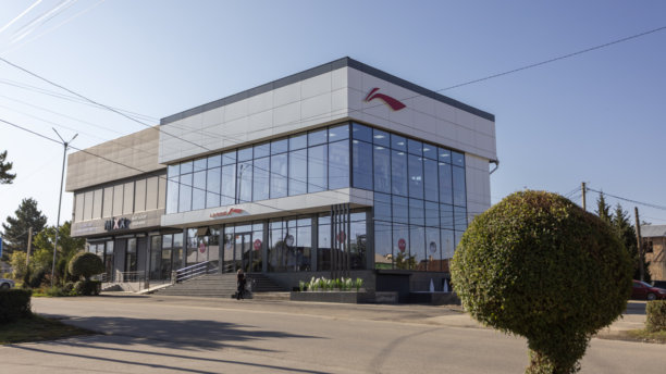 位于吉尔吉斯斯坦的中国运动品牌李宁专卖店图片下载