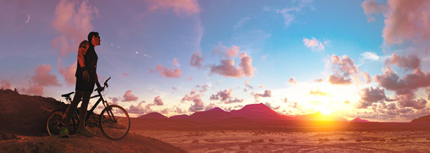 山地自行车。运动与健康的生活图片下载