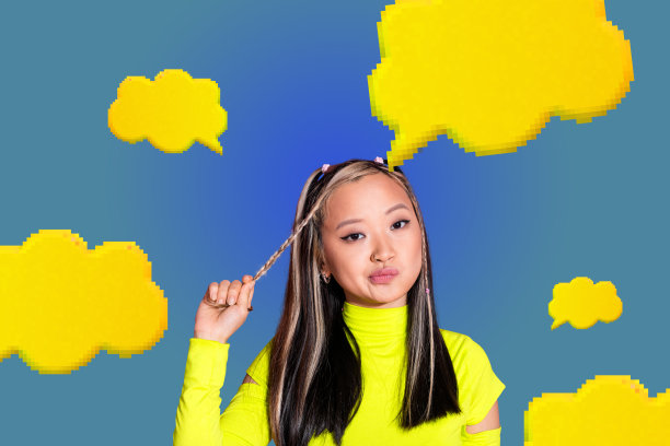 3D插画杂志艺术波普潮流拼贴，快乐的女孩和男孩站立，泡泡，通信，CV图标，网页聊天对话图片下载