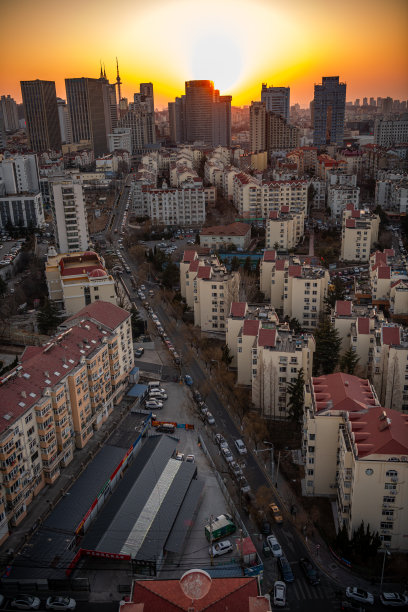 青岛海湾区城市景观的航拍照片图片下载