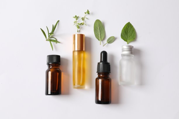 草本精华精油，大自然是绿色的。图片下载