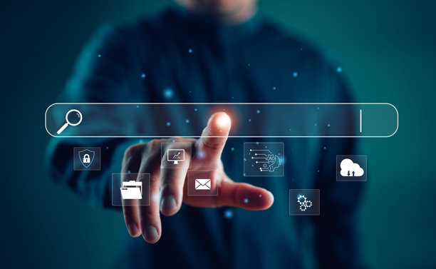 现代科技与商业智能搜索，一个人使用虚拟屏幕进行数据分析和信息研究的摄影照片。图片下载