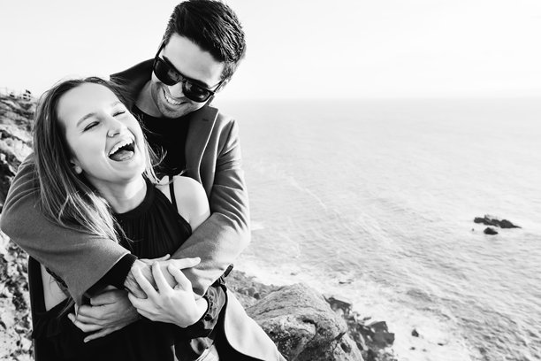 情绪化的情侣黑白照片图片下载