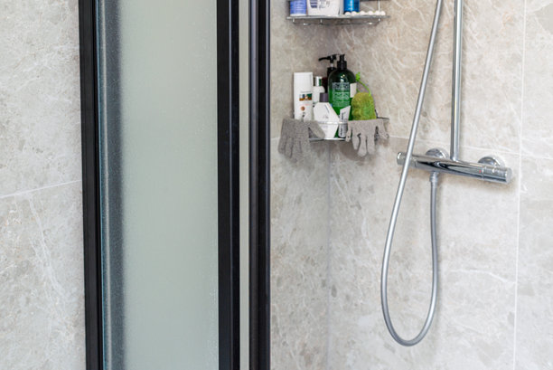 智能恒温浴缸淋浴铬合金龙头图片下载