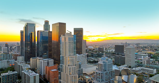 洛杉矶市中心高楼林立的航拍景象，洛杉矶天际线全景，洛杉矶市中心的航拍照片，加利福尼亚州洛杉矶的城市景观，洛杉矶景观的无人机视角。图片下载