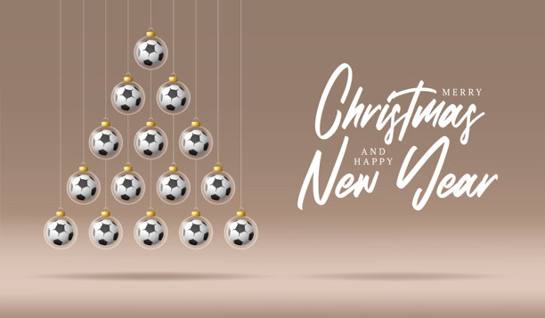 足球圣诞树和新年祝福横幅。圣诞快乐金色贺卡，以玻璃圣诞球作为装饰挂件，背景为米色。矢量插画运动现代横幅。图片下载