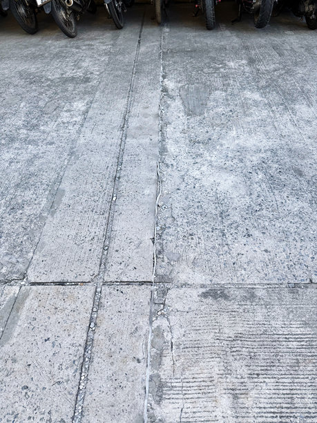 城市中的水泥步道，照片特写。图片下载