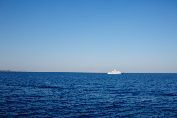 红海照片，阳光明媚图片下载