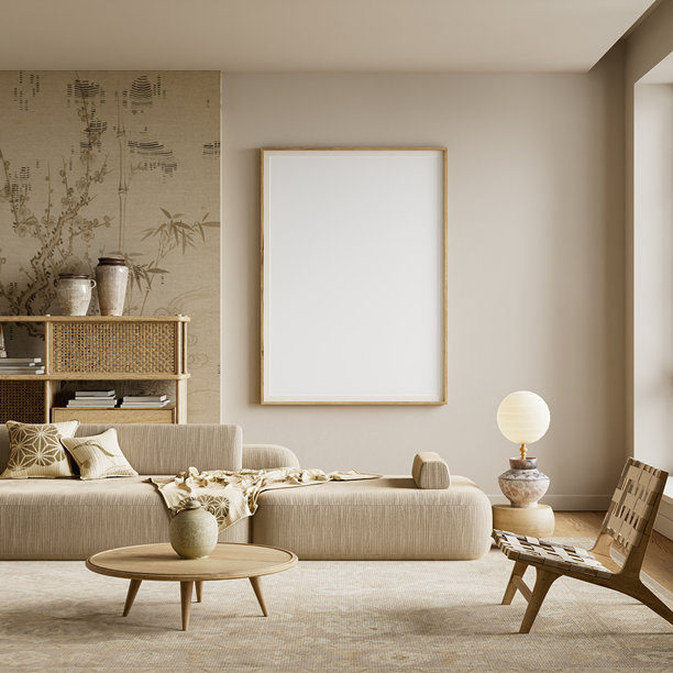 日式简约风格客厅，带有舒适的极简主义、柔和的日光、温暖的木材和样机海报框，营造宁静的现代风格。3D插画图片下载