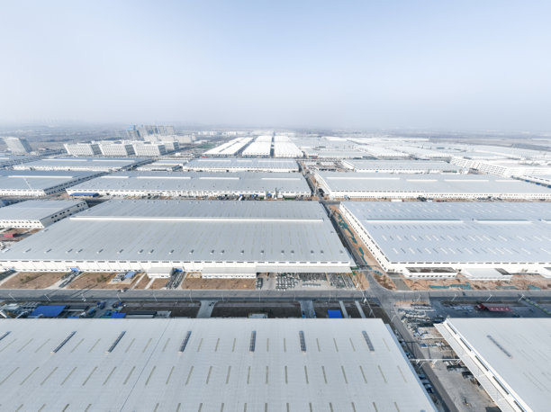 大型汽车制造商和大型工厂的航拍照片图片下载