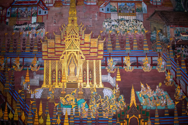 曼谷大皇宫著名的壁画是罗摩衍那壁画，位于玉佛寺周围的披拉比亚廊画廊。图片下载