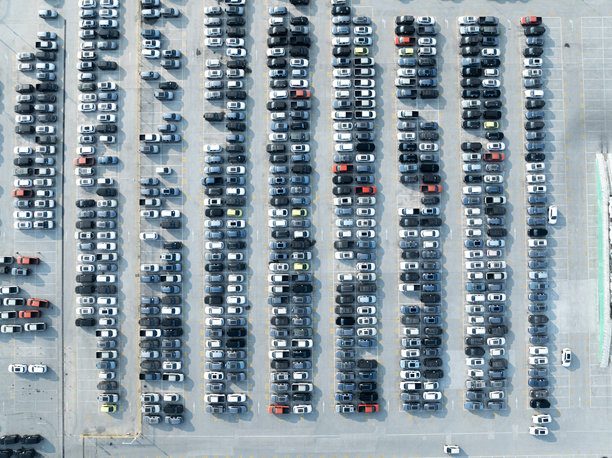 大型汽车制造商和大型工厂的航拍照片图片下载