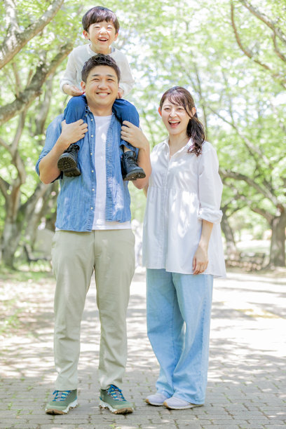 快乐的亚洲家庭照片图片下载