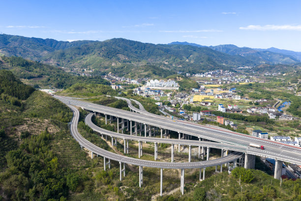 高速公路立交桥的航拍照片图片下载