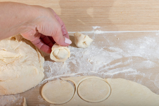 手工饺子馅料，传统节日菜肴，家庭烹饪写实照片，图片下载