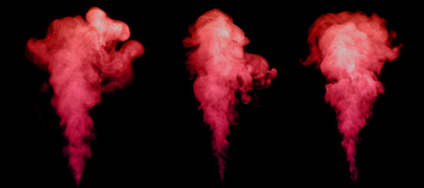 这张图片展示了三缕鲜明的红色烟雾或蒸汽，背景为纯黑色，非常适合数字艺术、合成或视觉特效设计。高质量的透明纹理，效果理想。图片下载