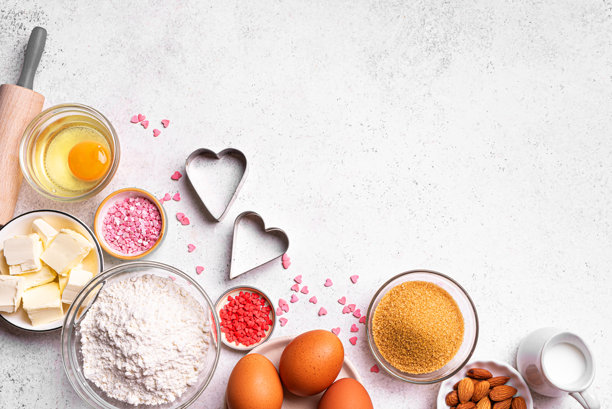 情人节烘焙背景，带有心形饼干模具图片下载