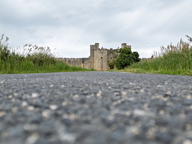 法国普罗旺斯卡马格地区艾格莫尔特古老历史城墙的无人机照片图片下载