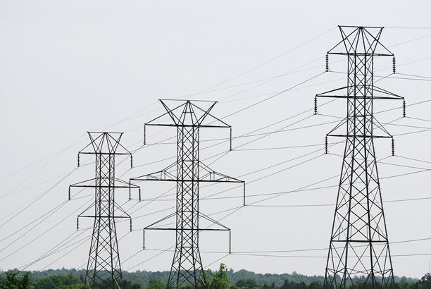 圣诞装饰球，带有波浪线和图案。纸艺矢量插画。白色背景上的节日圣诞和冬季。图片下载