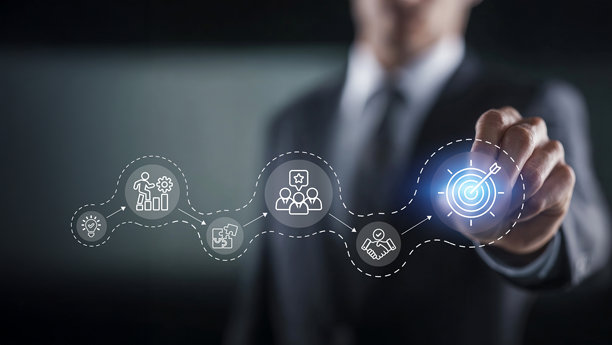 本项目介绍了一个高级商业战略概念。用户通过触摸屏幕上代表商业战略要素的图标进行互动；团队合作、伙伴关系、创新与技术、目标与增长。整个可视化服务于一个图片下载