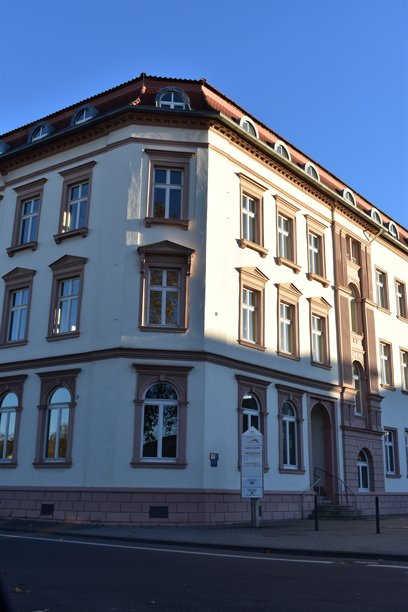 德国地方政府建筑的复古风格建筑图片下载