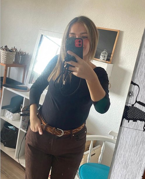 时尚博主自拍图片下载