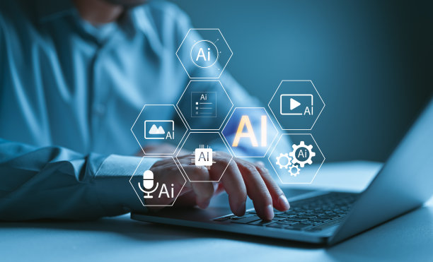 人工智能集成在数字工作流程中的概念。一名男子正在使用笔记本电脑工作，其未来派界面显示着用于语音、文本、图像、视频、自动化和智能处理工具的人工智能图标。图片下载
