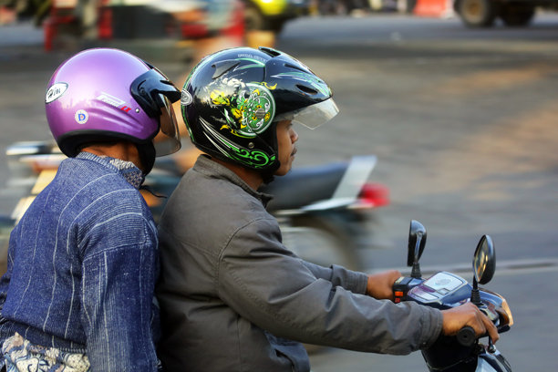 印度尼西亚：日惹摩托车骑行图片下载