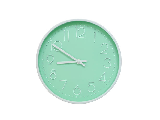 现代薄荷绿墙壁时钟，白色边框和数字，显示上午 8:50。非常适合极简设计、与时间相关的图片或展示晨间例程。图片下载