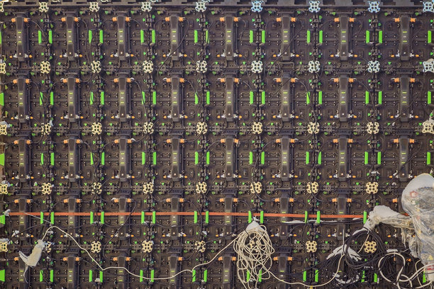 大屏幕LED显示器面板的背面图片下载