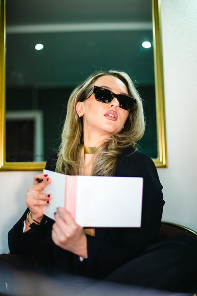 自信的职业女性素材照片图片下载