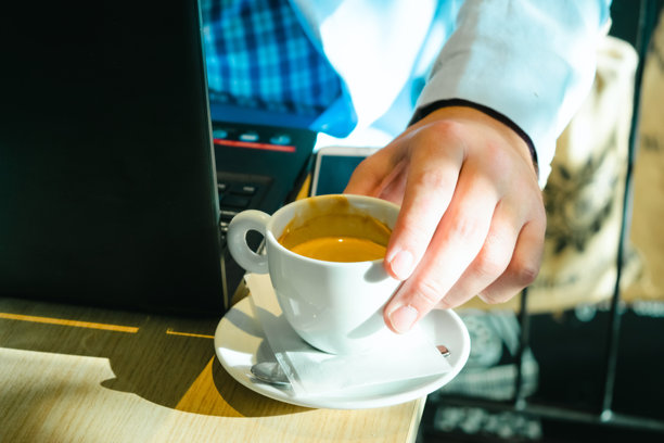 享受咖啡的男士素材图图片下载