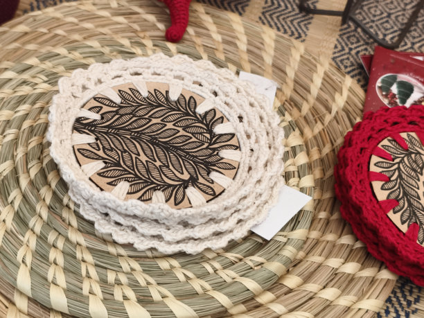 手工制品，带有瓦利彩绘图案的文件，印度手绘的传统古老部落艺术。图片下载