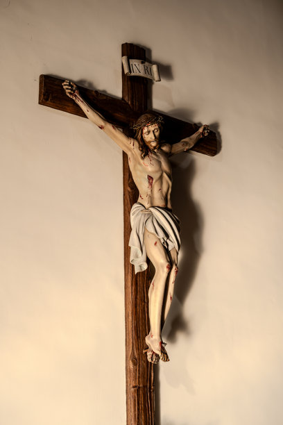 伊塞尔尼亚，圣彼得罗使徒大教堂内部照片图片下载