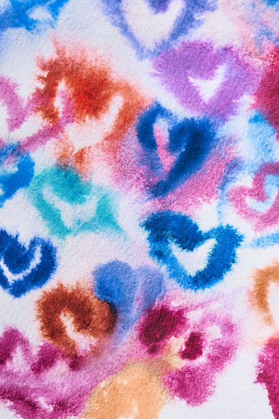 水彩插画，通过手绘的心形、流畅的色彩过渡、富有表现力的颜料晕染，传达出温柔浪漫的视觉语言，适用于爱情庆典、情人节设计、婚礼等。图片下载