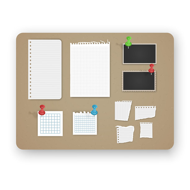 带有彩色图钉的软木板模型，上面钉着各种纸质笔记和相框。该套装包括一张撕下的笔记本纸、空白照片占位符，非常适合愿景板、组织计划表和创意任务管理布局。图片下载