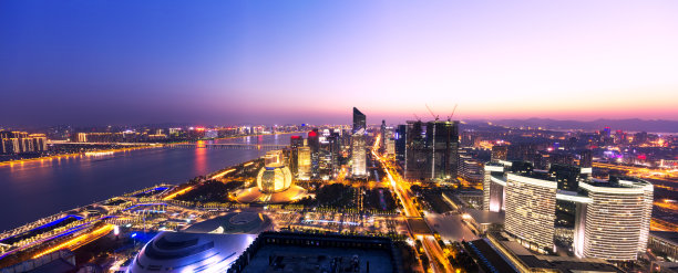 杭州钱江新城夜景城市天际线与钱塘江风光图片下载