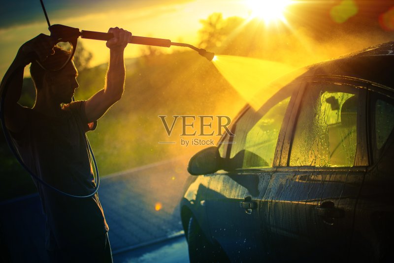 日落时分洗车正版图片素材