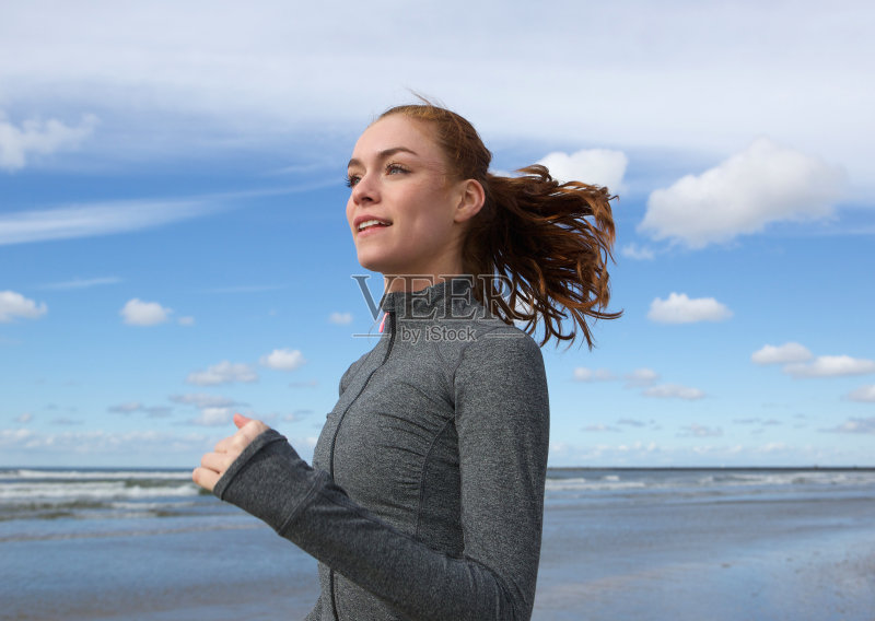 女子户外马拉松训练正版图片素材