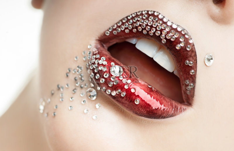 明亮的唇在水钻正版图片素材