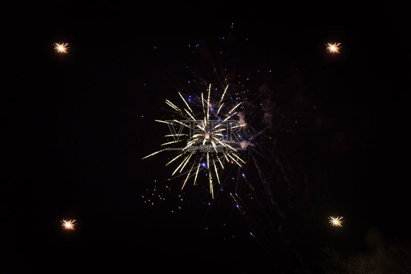 五彩缤纷的烟火正版图片素材
