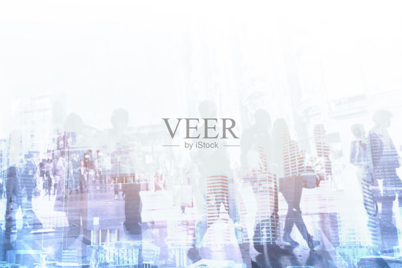 摘要人们在现代办公大楼附近行走正版图片素材