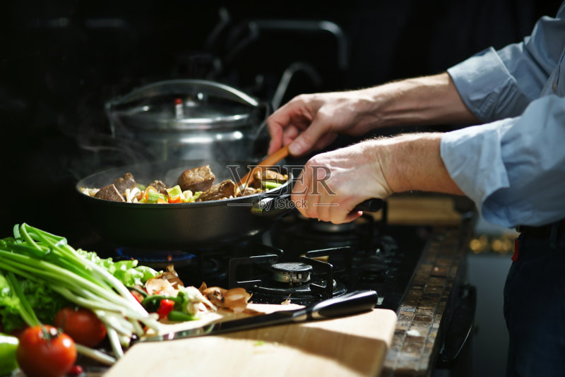用蔬菜煮肉正版图片素材