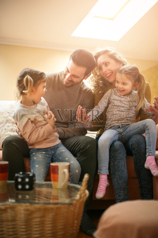 幸福的家庭。正版图片素材