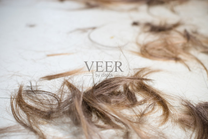 头发在地板上正版图片素材