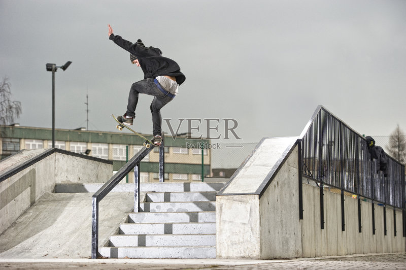 滑板溜冰技巧正版图片素材