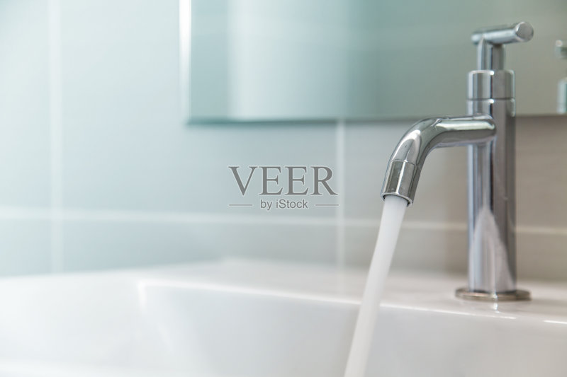 水龙头和水正版图片素材